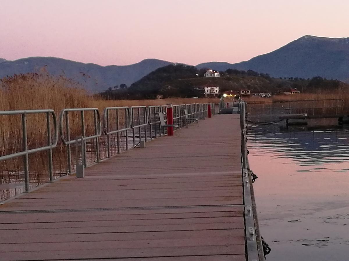 Agios Achillios Hotell Eksteriør bilde